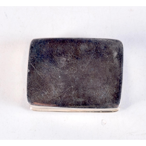 1325 - A SILVER HORSE PILL BOX. 16.5 grams. 3 cm x 2.5 cm.