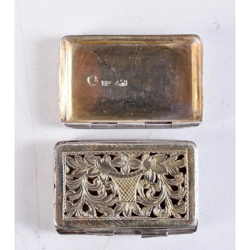 1326 - AN ANTIQUE SILVER VINAIGRETTE. Birmingham 1831. 13.8 grams. 3.5 cm x 2.25 cm.