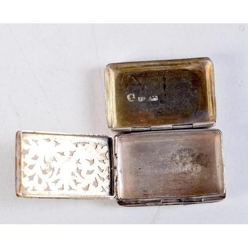 1326 - AN ANTIQUE SILVER VINAIGRETTE. Birmingham 1831. 13.8 grams. 3.5 cm x 2.25 cm.