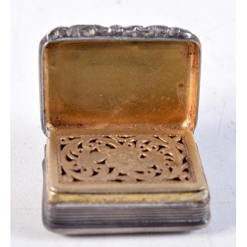 1331 - AN ANTIQUE SILVER BOX. 20.8 grams. 3 cm x 2.25 cm.