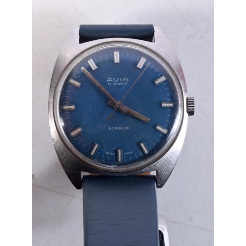 1382 - AN AVIA WRISTWATCH. 3.5 cm wide.