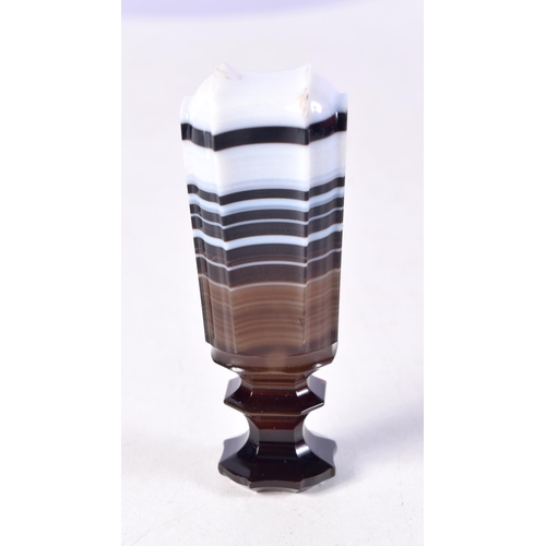 1390 - AN ANTIQUE AGATE SEAL. 7.5 cm x 2.5 cm.