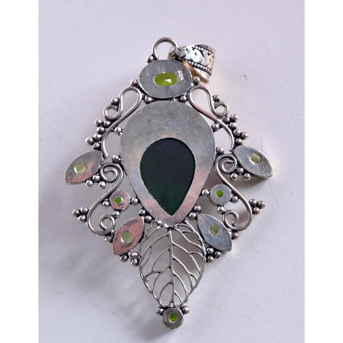 1498 - A SILVER PENDANT. 27.7 grams. 9 cm x 5.5 cm.