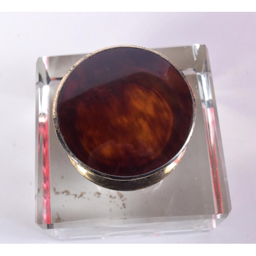 1501 - AN ART DECO SILVER AND TORTOISESHELL GLASS INKWELL. 9.5 cm square.