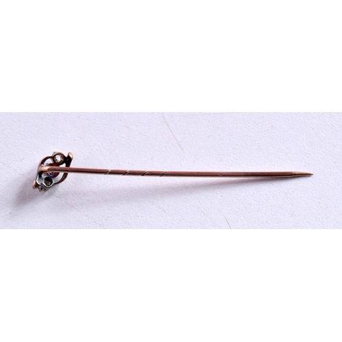 1534 - AN EDWARDIAN GOLD AND DIAMOND PIN. 1.5 grams. 6 cm x 1 cm.