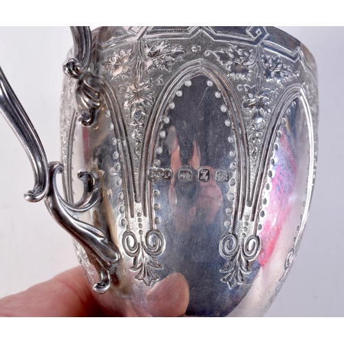 1547 - A VICTORIAN SILVER MUG. Birmingham 1899. 179.9 grams. 12 cm x 8 cm.