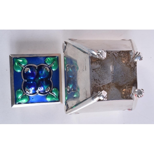 1553 - A LOVELY EDWARDIAN SILVER AND ENAMEL ART NOUVEAU BOX. Birmingham 1900. 94.5 grams. 7.5 cm x 6.5 cm.