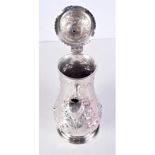 1555 - A LARGE GEORGE III SILVER COFFEE POT. 831 grams. 28 cm x 20 cm.