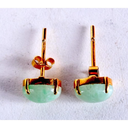 1582 - A PAIR OF 18CT GOLD AND JADEITE EARRINGS. 1.5 grams. 0.75 cm x 0.5 cm.