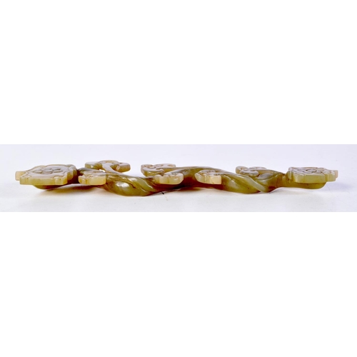 1611 - A CHINESE CARVED JADE RUI SCEPTRE. 19.5 cm long.