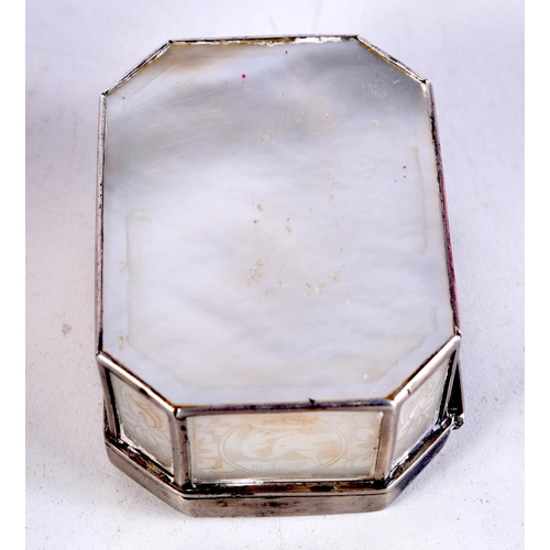 1620 - A SMALL 18TH CENTURY CONTINENTAL SILVER AND MOTHER OF PEARL BOX. 50.7 grams. 5.5 cm x 4.5 cm.