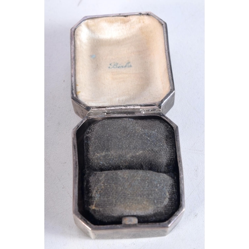 1632 - A SILVER RING BOX. 36.7 grams. 3.75 cm x 4.5 cm.