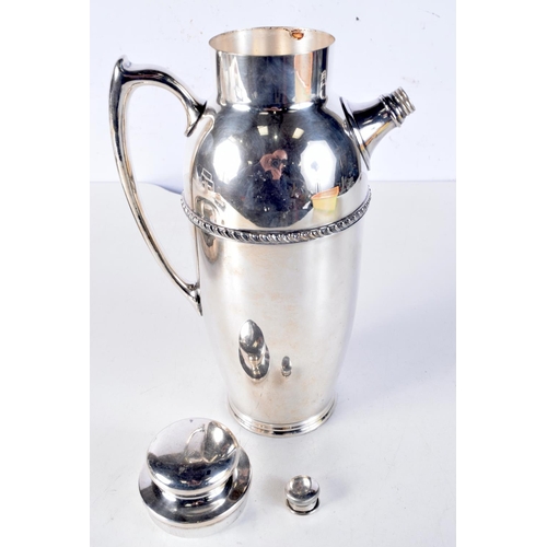 1659 - A LARGE SILVER PLATED EWER. 1033 grams. 31 cm x 18.5 cm.