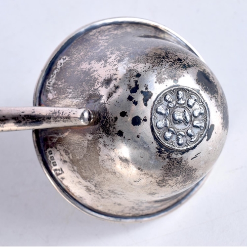 1679 - AN ANTIQUE SILVER TODDY LADLE. 72 grams overall. 34 cm long.