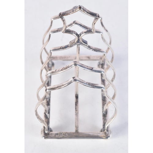 1705 - AN ART DECO SILVER TOAST RACK. 118 grams. 12 cm x 9.5 cm.