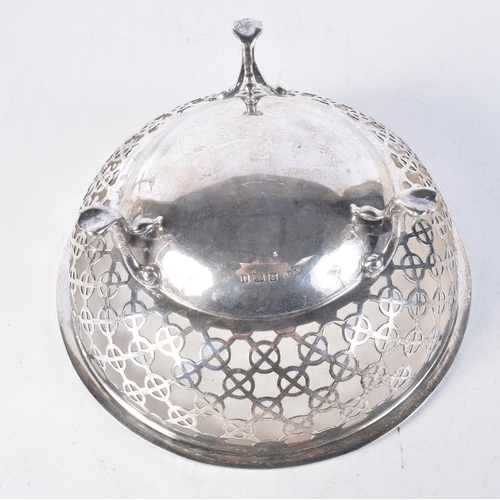 1724 - AN EDWARDIAN SILVER BOWL. Birmingham 1908. 389 grams. 19.5 cm x 9 cm.