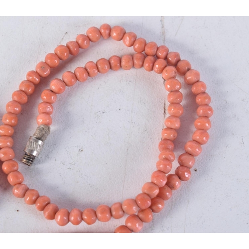 1739 - AN ART DECO CORAL NECKLACE. 8.8 grams. 43 cm long.