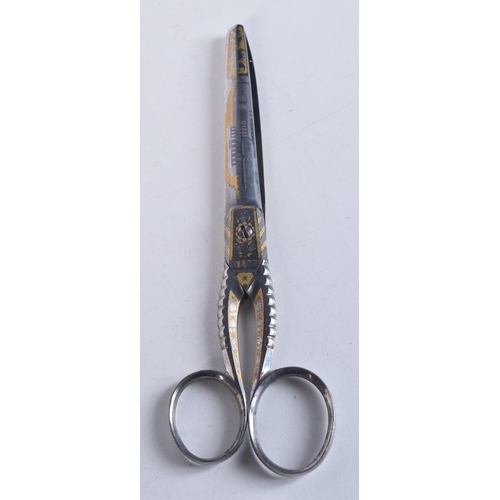 1749 - A PAIR OF ANTIQUE ENGRAVED CONTINENTAL SCISSORS. 18.5 cm long.