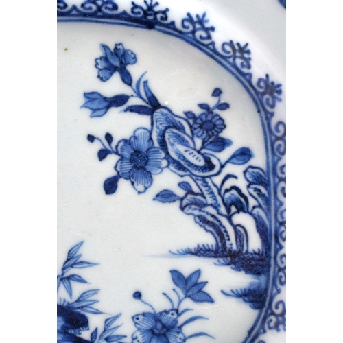 2014 - A PAIR OF EARLY 18TH CENTURY CHINESE EXPORT BLUE AND WHITE DISHES Qianlong. 30 cm x 23 cm.