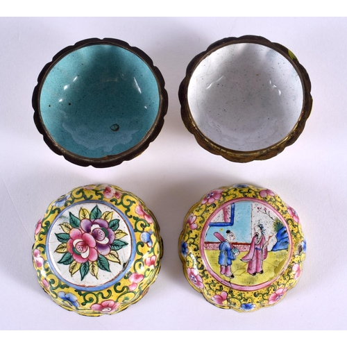 2025 - TWO 19TH CENTURY CHINESE CANTON ENAMEL BOXES AND COVERS Qing. Largest 7 cm wide. (2)