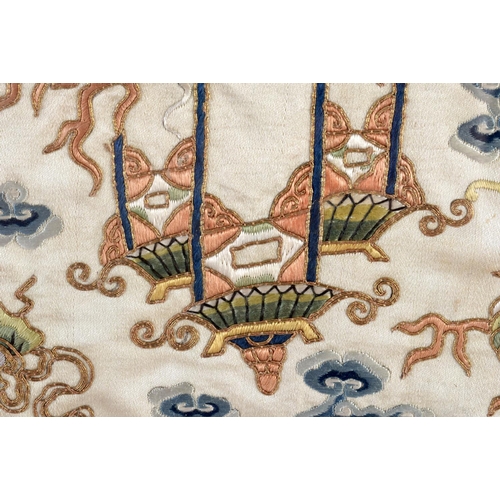 2078 - A LATE 19TH/20TH CENTURY CHINESE EMBROIDERED SILK PANEL depicting dragons and foliage. 42 cm x 32 cm... 