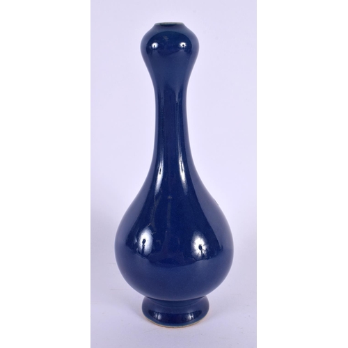 2086 - A CHINESE MONOCHROME BLUE PORCELAIN VASE 20th Century. 17 cm high.