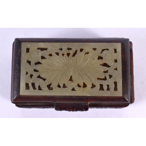 2120 - AN EARLY 20TH CENTURY CHINESE CARVED JADE AND HARDWOOD BOX Late Qing/Republic. 8 cm x 5 cm.