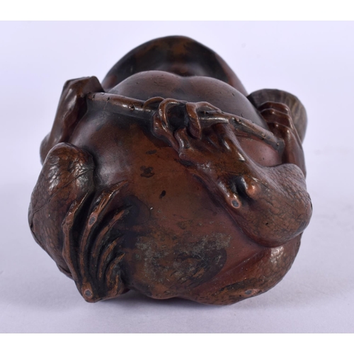 2135 - A 19TH CENTURY JAPANESE MEIJI PERIOD BRONZE FROG INKWELL. 7 cm x 6 cm.