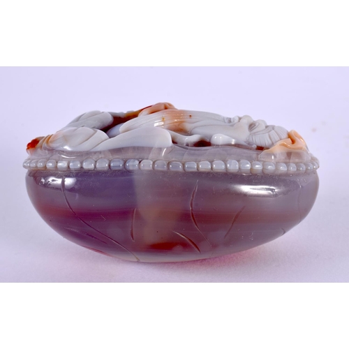 2142 - A CHINESE CARVED AGATE SAGE BOULDER 20th Century. 230 grams. 8.25 cm x 4.5 cm.