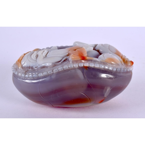 2142 - A CHINESE CARVED AGATE SAGE BOULDER 20th Century. 230 grams. 8.25 cm x 4.5 cm.