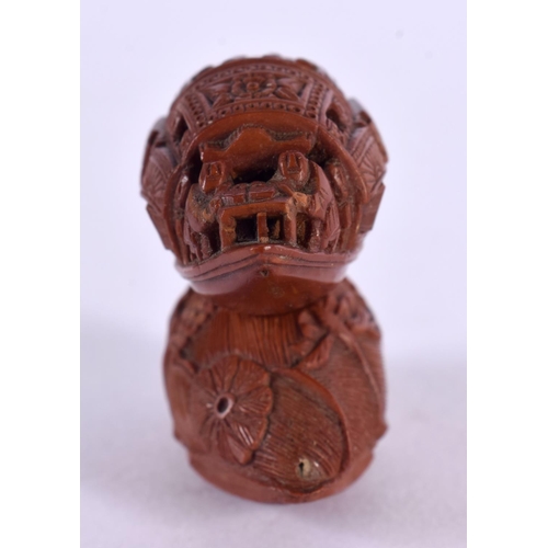 2200 - TWO 19TH CENTURY CHINESE CARVED BOAT NUTS Qing, one bearing inscription to base. 4 cm x 2 cm. (2)