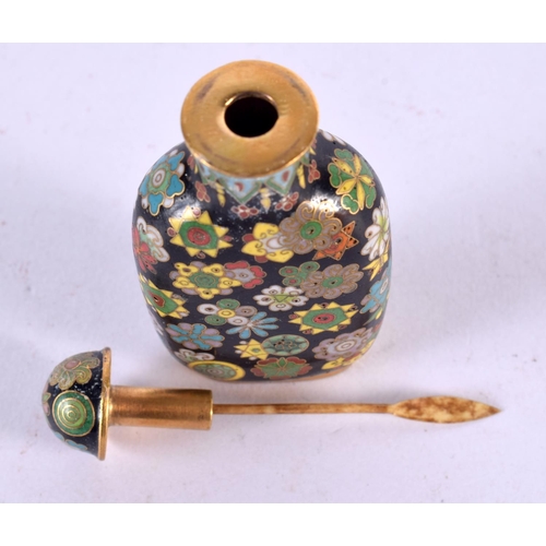 2257 - AN EARLY 20TH CENTURY CHINESE CLOISONNE ENAMEL SNUFF BOTTLE Late Qing/Republic. 7 cm x 3.5 cm.