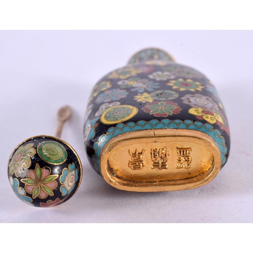 2257 - AN EARLY 20TH CENTURY CHINESE CLOISONNE ENAMEL SNUFF BOTTLE Late Qing/Republic. 7 cm x 3.5 cm.