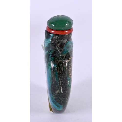 2272 - A 19TH CENTURY CHINESE CARVED HARDSTONE SNUFF BOTTLE Qing. 7.5 cm x 5 cm.