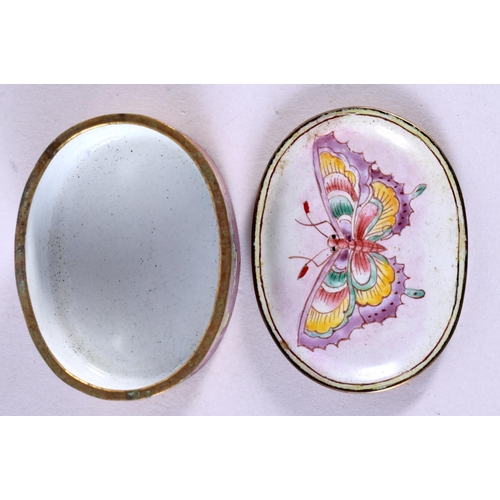 2279 - AN EARLY 20TH CENTURY CHINESE CANTON ENAMEL BOX AND COVER painted with a butterfly. 5.5 cm x 4 cm.