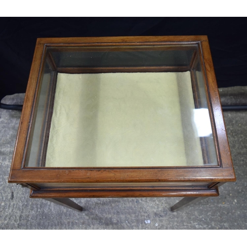 3491 - An antique Bijouterie table together with a small glass and wood jewellery display box 76 x 49 x 42 ... 