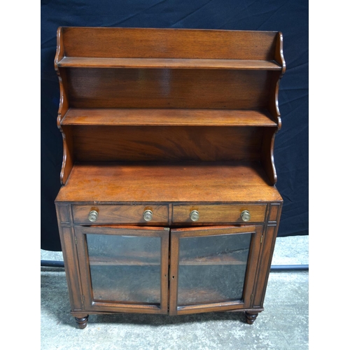 3495 - An antique mahogany dwarf book case with glass fronted doors 122 x 81 x 32 cm.