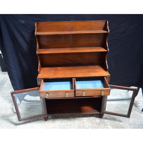 3495 - An antique mahogany dwarf book case with glass fronted doors 122 x 81 x 32 cm.