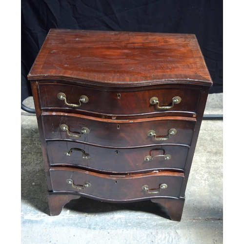 3497 - An Edwardian bow fronted four drawer chest of drawers 77 x61 x 34 cm.