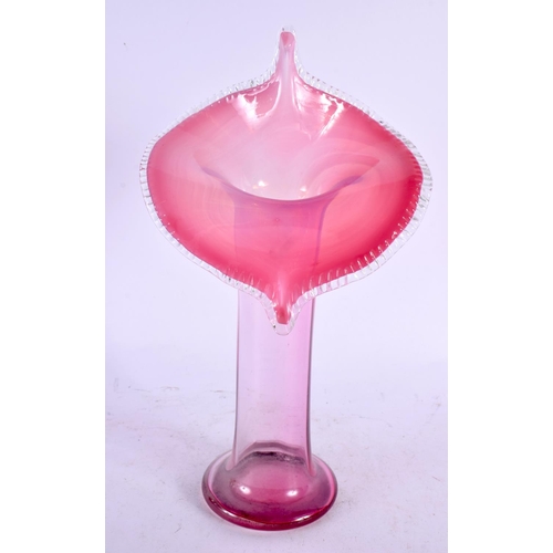 1 - AN EDWARDIAN JACK IN A PULPIT PINK AND CLEAR GLASS VASE. 28 cm x 13 cm.