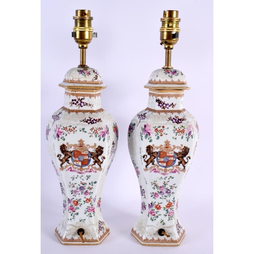 143 - A PAIR OF 19TH CENTURY FRENCH SAMSONS OF PARIS PORCELAIN TABLE LAMPS modelled in the Chinese export ... 