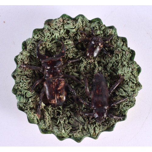 175 - AN ANTIQUE PORTUGUESE MAJOLICA BEETLE AND INSECT DISH by Mafra Caldao. 13 cm wide.