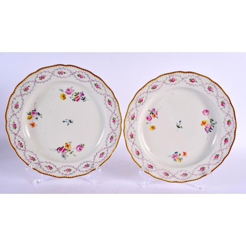 196 - 18th century Chelsea Derby pair of plates, the centres painted with three floral sprays and a centra... 