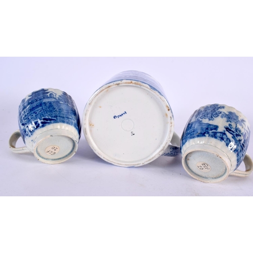 201 - Early 19th century Pearlware tea canister and cover, another lacking cover, a blue and white pottery... 