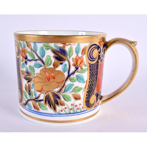 213 - Early 19th century Spode imari pattern mug. 9.5cm high.