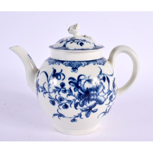 268 - 18th century Worcester teapot and cover painted with the Mansfield pattern. 12cm high.