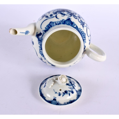 268 - 18th century Worcester teapot and cover painted with the Mansfield pattern. 12cm high.