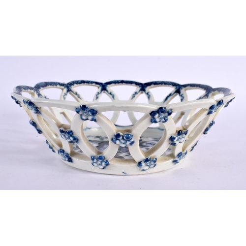 269 - 18th century Worcester pierced basket printed with the Pine Cone pattern. 18cm in diameter.