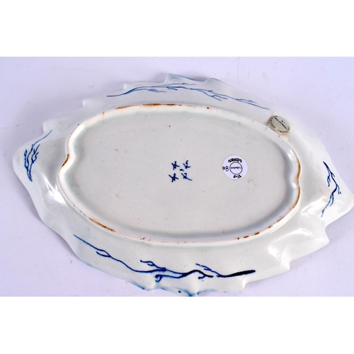 270 - 18th century Bow leaf shaped dish painted in blue with grape vine. 29cm wide.