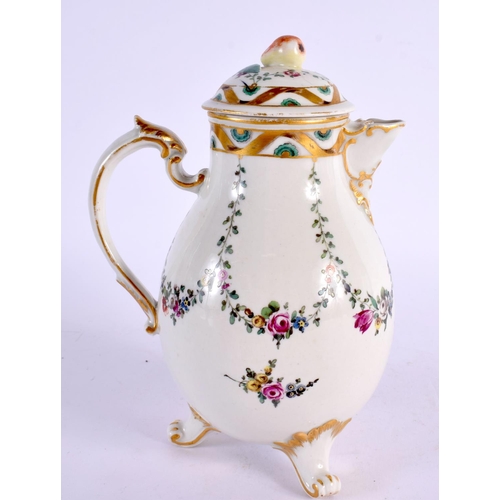 281 - 18th century Ludwigsburg jug and cover painted with garlands. 17cm high.